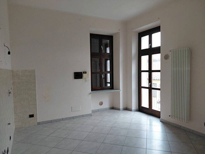 Appartamento trilocale in affitto in Vicolo dei Fornai, Centro, Cassine