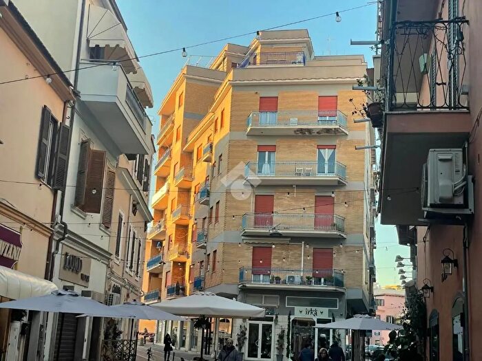 Appartamento con 5 locali in vendita in Via Olmata, Nettuno