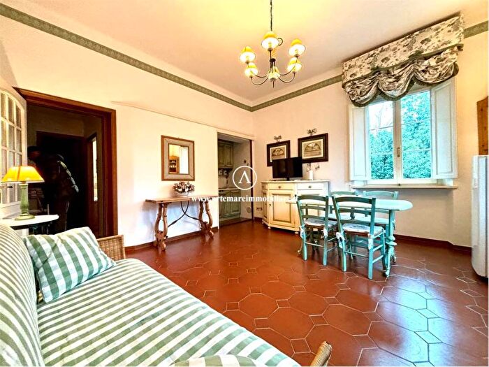 Appartamento trilocale in affitto in viale morin, Roma Imperiale, Forte dei Marmi