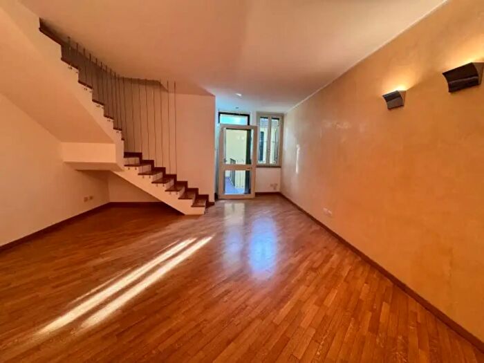 Appartamento quadrilocale in affitto in Milano