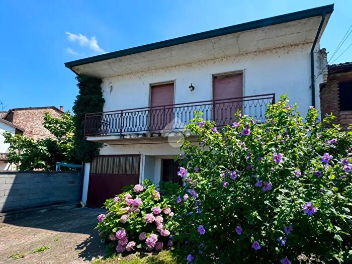 Casa trilocale in vendita in Via Bongiorno, Rea