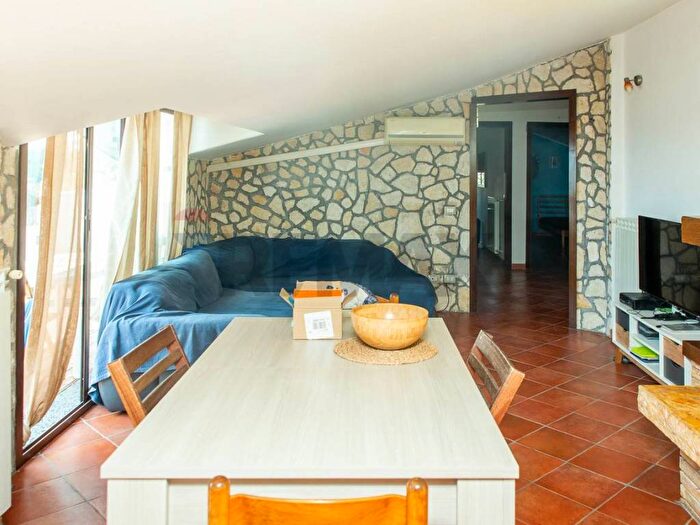 Casa quadrilocale in affitto in Via Pulei, Centro, Mascalucia