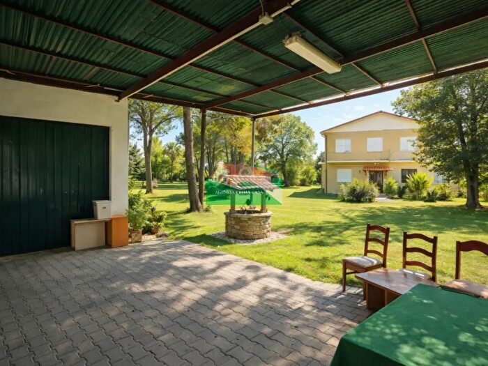 Casa con 8 locali in vendita in Via del Bordone, Ravenna