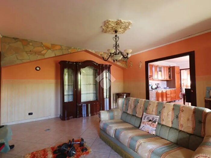 Appartamento quadrilocale in vendita in Via Napoli, Teverola