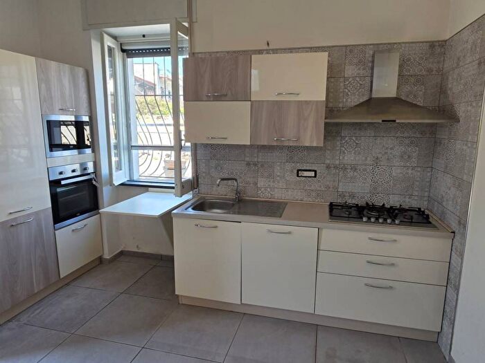 Appartamento trilocale in affitto in Via Giugliani, San Gennaro Vesuviano