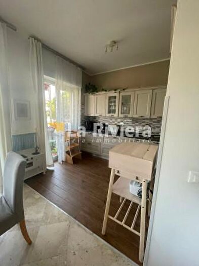 Appartamento trilocale in vendita in Via Amatore Sciesa, Rapallo