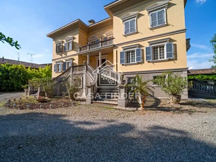Casa con 6 locali in vendita in Strada Provinciale della Cisa, Parma