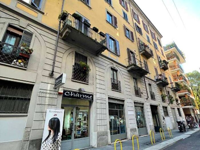 Appartamento monolocale in affitto in via ALESSI, Corso Genova, Milano
