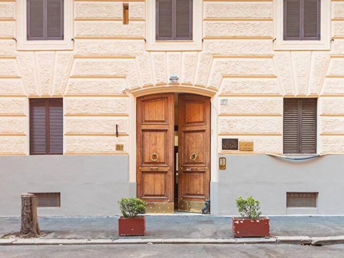 Appartamento con 6 locali in affitto in Via Paolo Emilio, Prati, Roma