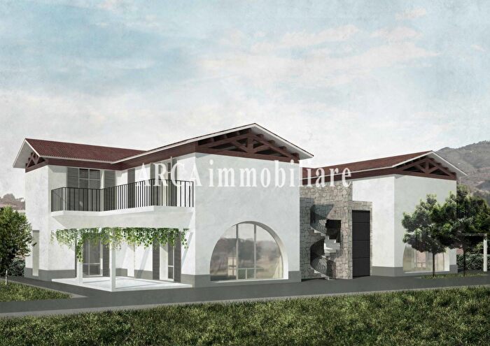 Casa con 6 locali in vendita in Pietrasanta