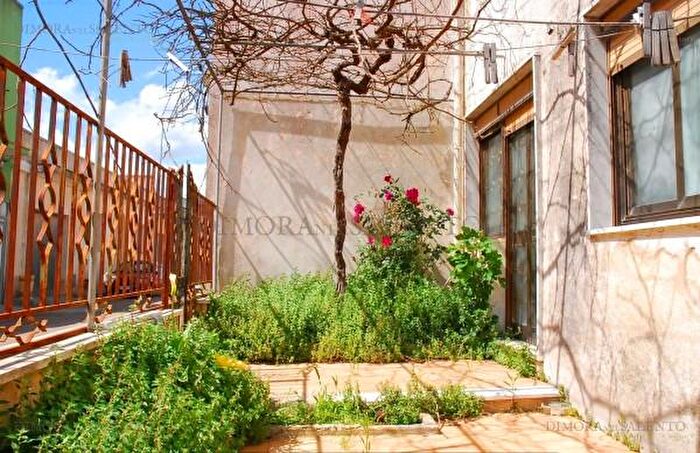 Casa con 6 locali in vendita in Via Taranto, Corsano