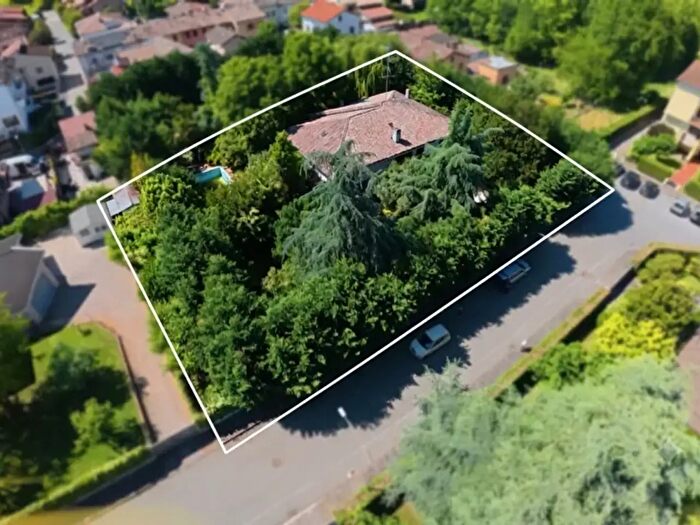 Casa con 8 locali in vendita in Via Carpi Ravarino, Soliera