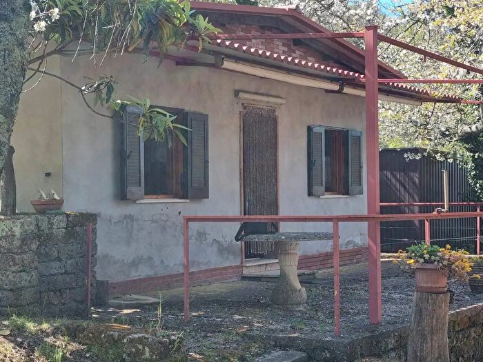 Casa bilocale in vendita in Via Finocchieto, Casperia