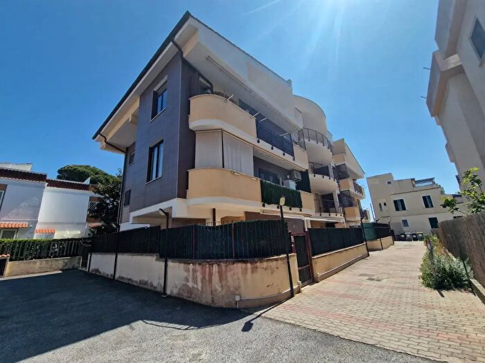 Appartamento bilocale in vendita in Via delle Colonie, Santa Marinella