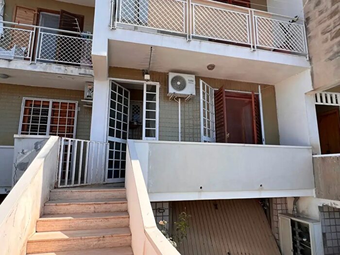 Appartamento bilocale in vendita in Via Litteri, Aci Castello