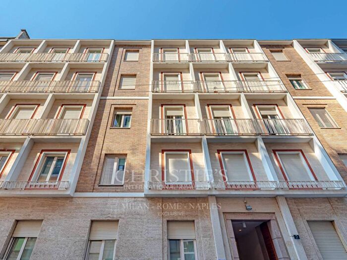 Appartamento trilocale in affitto in Via San Senatore, Missori, Milano