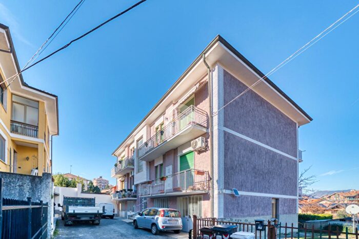 Appartamento trilocale in vendita in Via Frejus, Rivoli