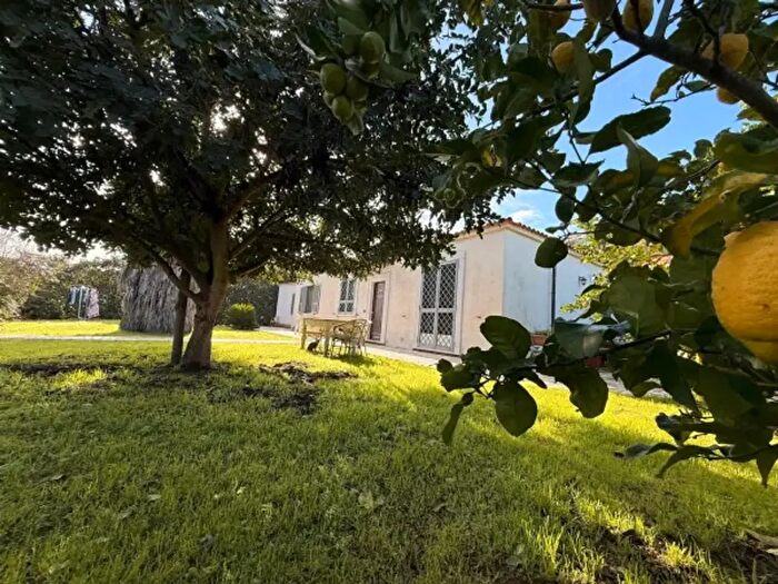 Casa quadrilocale in vendita in Via Caranfe, Monte Di Procida