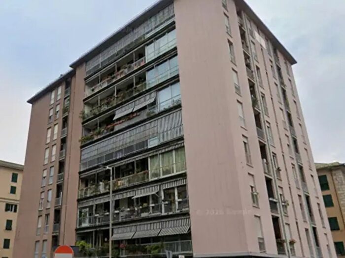 Appartamento trilocale in vendita in Via Nizza, Genova