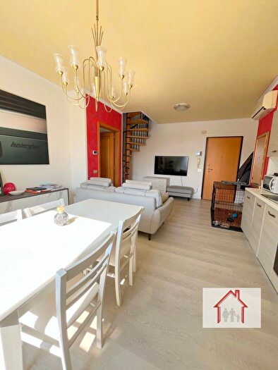 Appartamento trilocale in vendita in Piazza Luigi Negrelli, Montebelluna