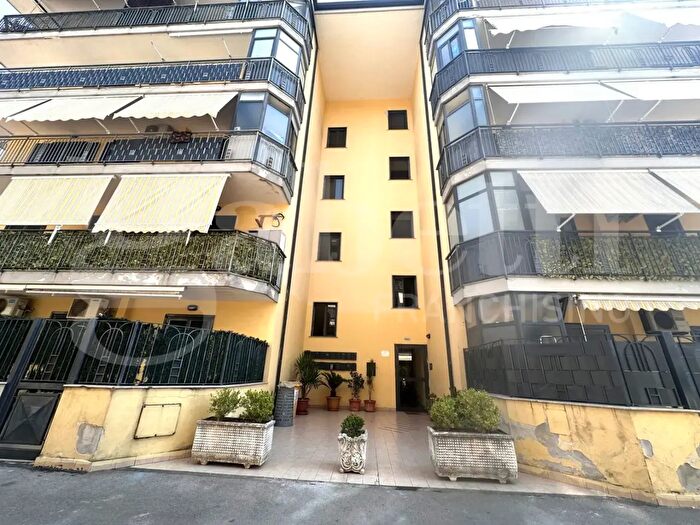 Appartamento trilocale in vendita in Via Antonio Vivaldi, Orta Di Atella