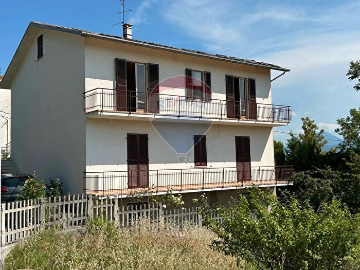 Appartamento con 7 locali in vendita in Via Cesare Battisti, Mergo