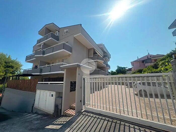 Appartamento trilocale in vendita in Via Italia, Spoltore
