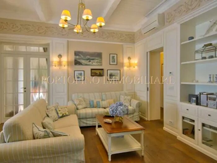 Appartamento con 6 locali in vendita in Via Privata del Parco Casana, Rapallo