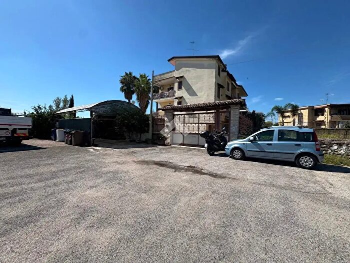 Appartamento quadrilocale in vendita in Via Cappellone, Aversa