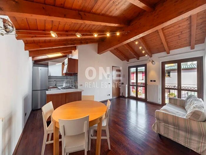 Appartamento trilocale in affitto in Via Lecco, Monza