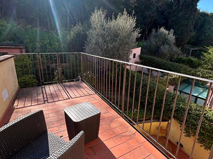 Casa con 6 locali in affitto in Porta Romana, Firenze