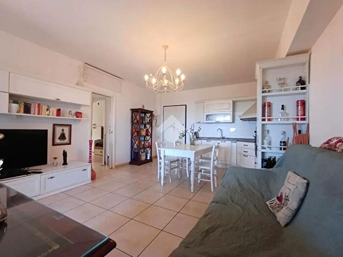 Appartamento trilocale in vendita in Via delle Azalee, Santa Marinella