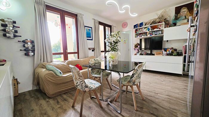 Appartamento quadrilocale in vendita in Via Olmo, Borgo Virgilio