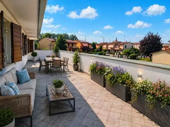 Casa con 5 locali in vendita in Via Don Ivo Azzali, Castelverde