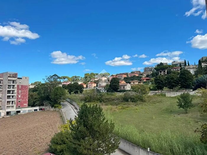Appartamento quadrilocale in vendita in Via Giuseppe Saragat, Benevento