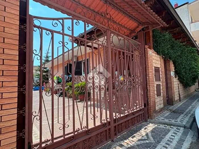 Casa con 7 locali in vendita in Traversa Sesta Via S Marco, Afragola