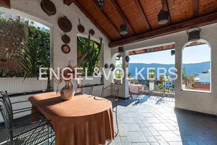 Casa con 6 locali in vendita in Via Privata Solibena, Alassio