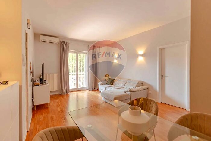 Appartamento quadrilocale in vendita in Via Fratelli De Filippo, Bari