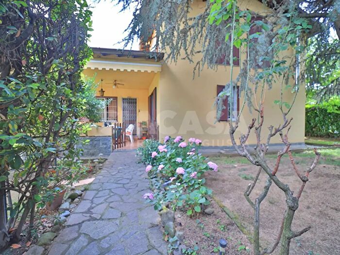 Casa quadrilocale in vendita in Via dei Tigli, Busnago