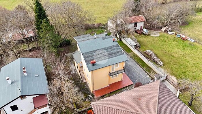 Casa con 9 locali in vendita in Villa Singola Via Roma, Scoppito