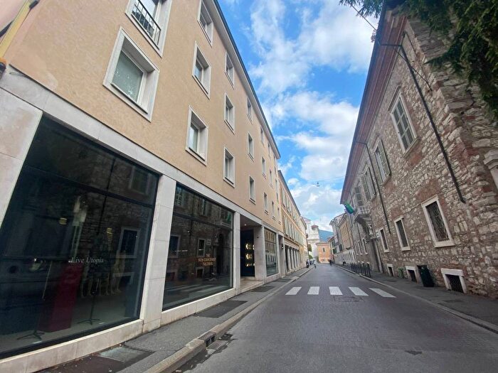 Appartamento trilocale in affitto in Corso Magenta, Magenta Arnaldo, Brescia