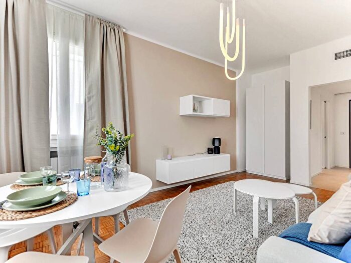 Appartamento trilocale in affitto in Via Leone Tolstoj, Tripoli Soderini, Milano