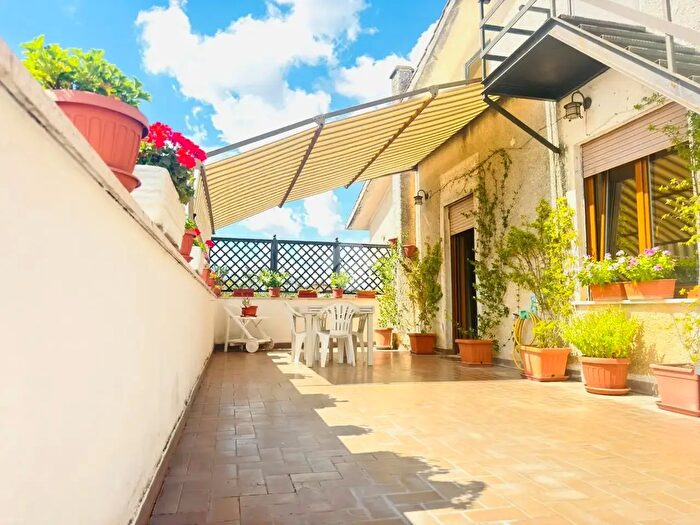 Appartamento con 5 locali in vendita in Via Francesco Carradori, Anguillara Sabazia