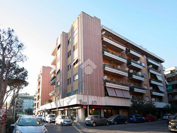 Appartamento con 5 locali in vendita in Via antille, Ostia Ponente, Roma