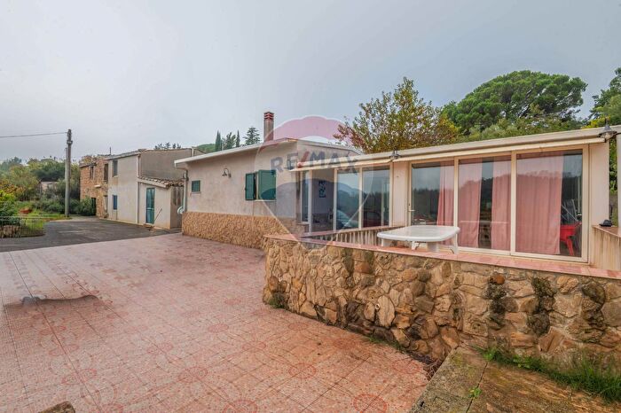 Casa con 10 locali in vendita in Contrada Fratulla, Piazza Armerina