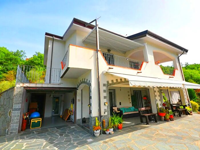 Casa con 9 locali in vendita in Via Aurelia Sud San Bendetto, Ricco' Del Golfo Di Spezia