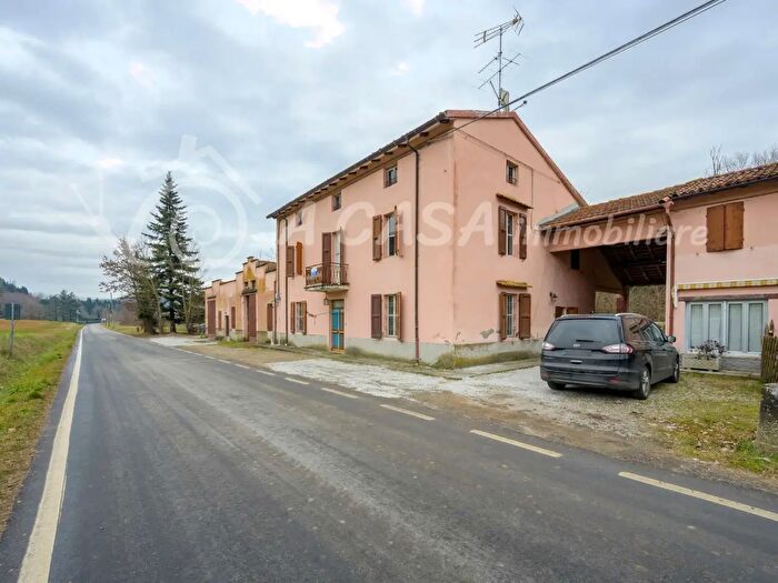 Casa con 10 locali in vendita in Via Scaccaglia, Sala Baganza