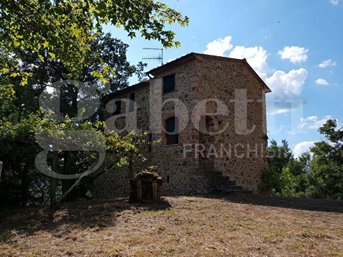 Casa con 8 locali in vendita in Via delle Bastiole, Montieri