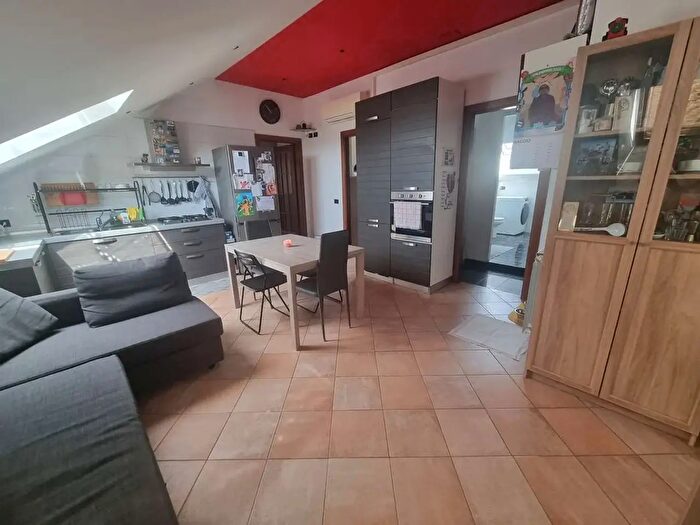 Appartamento trilocale in vendita in Via Bramante, Limbiate