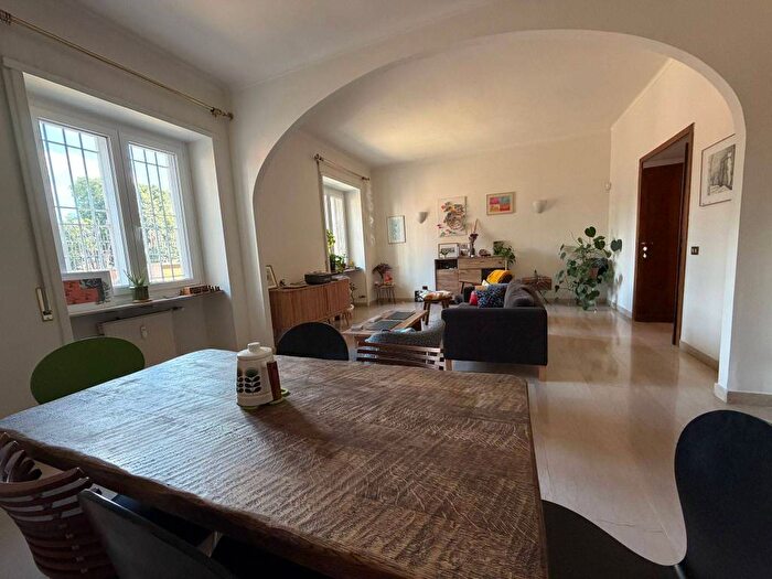 Appartamento con 6 locali in affitto in Parioli, Roma